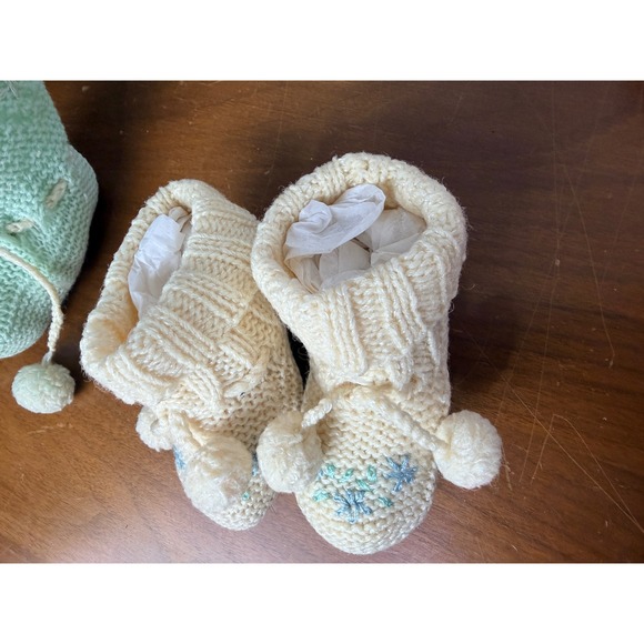 Vtg Crochet Baby Bootie Lot of 3 Infant Pink Cream Mint Green Pom Pom - Picture 6 of 11